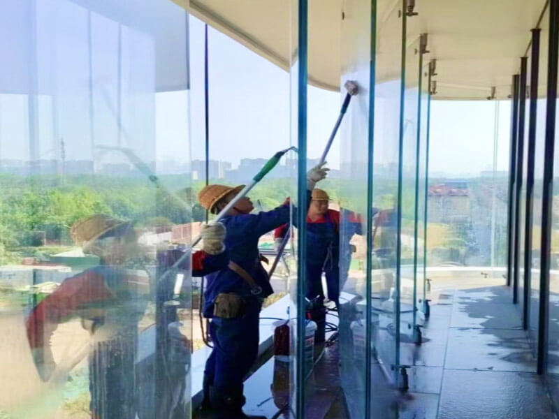 高空外墙玻璃慕清洗服务-(2)